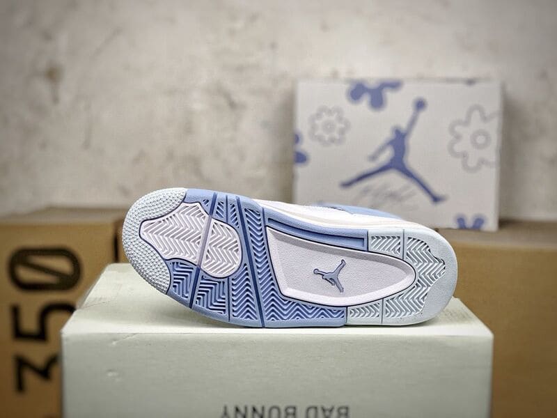 Air Jordan 4 Forget Me Not