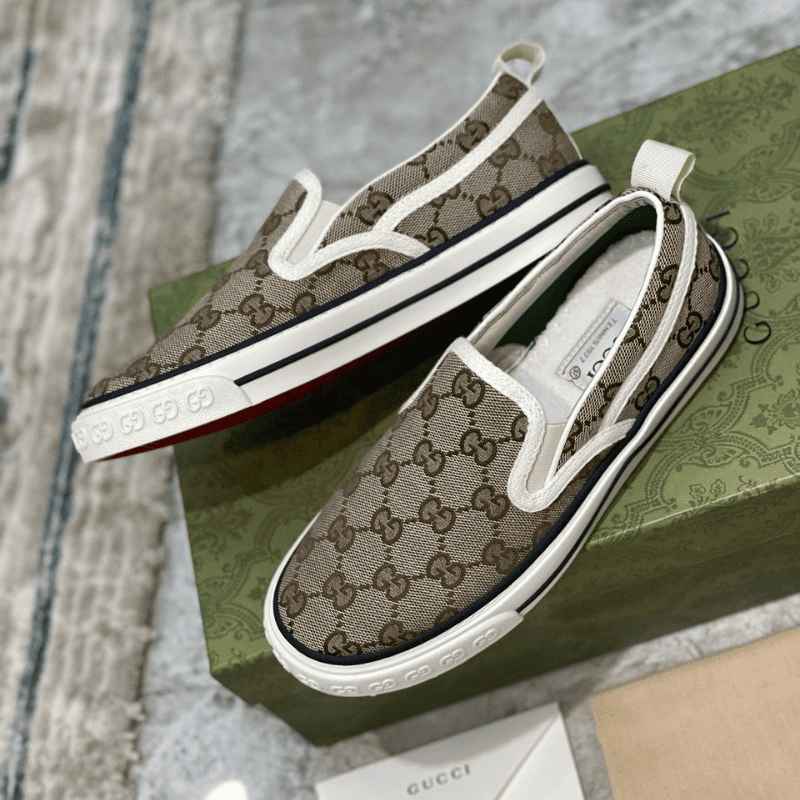 Gucci Slip On GG Supreme Monogram
