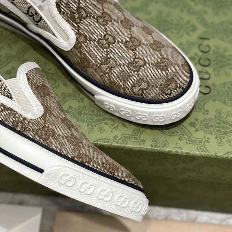 Gucci Slip On GG Supreme Monogram