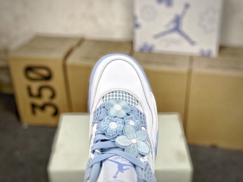 Air Jordan 4 Forget Me Not
