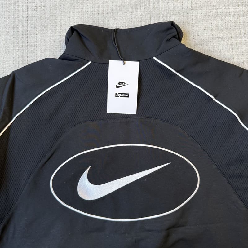 Jaqueta Supreme x Nike Track Black