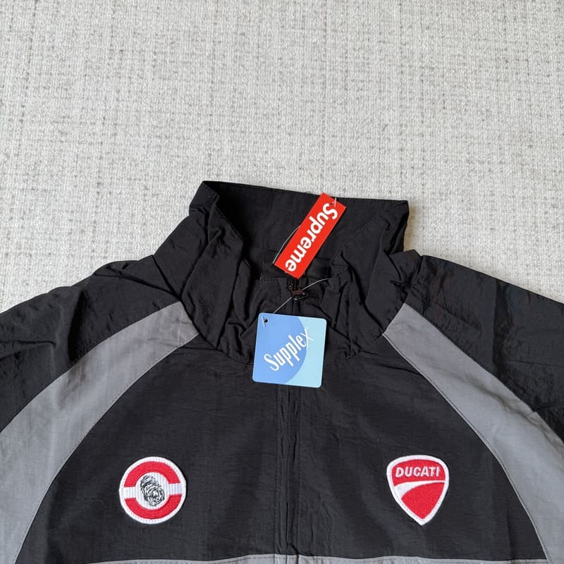 Jaqueta Supreme x Ducati Preta