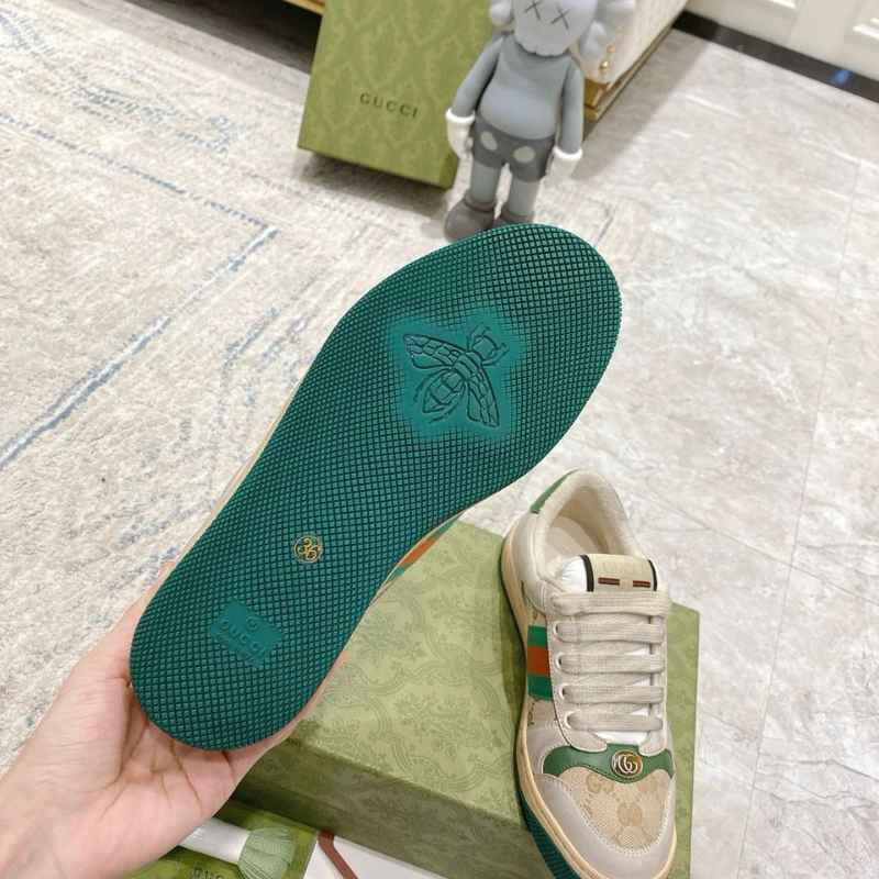 Gucci GG Canvas Screener