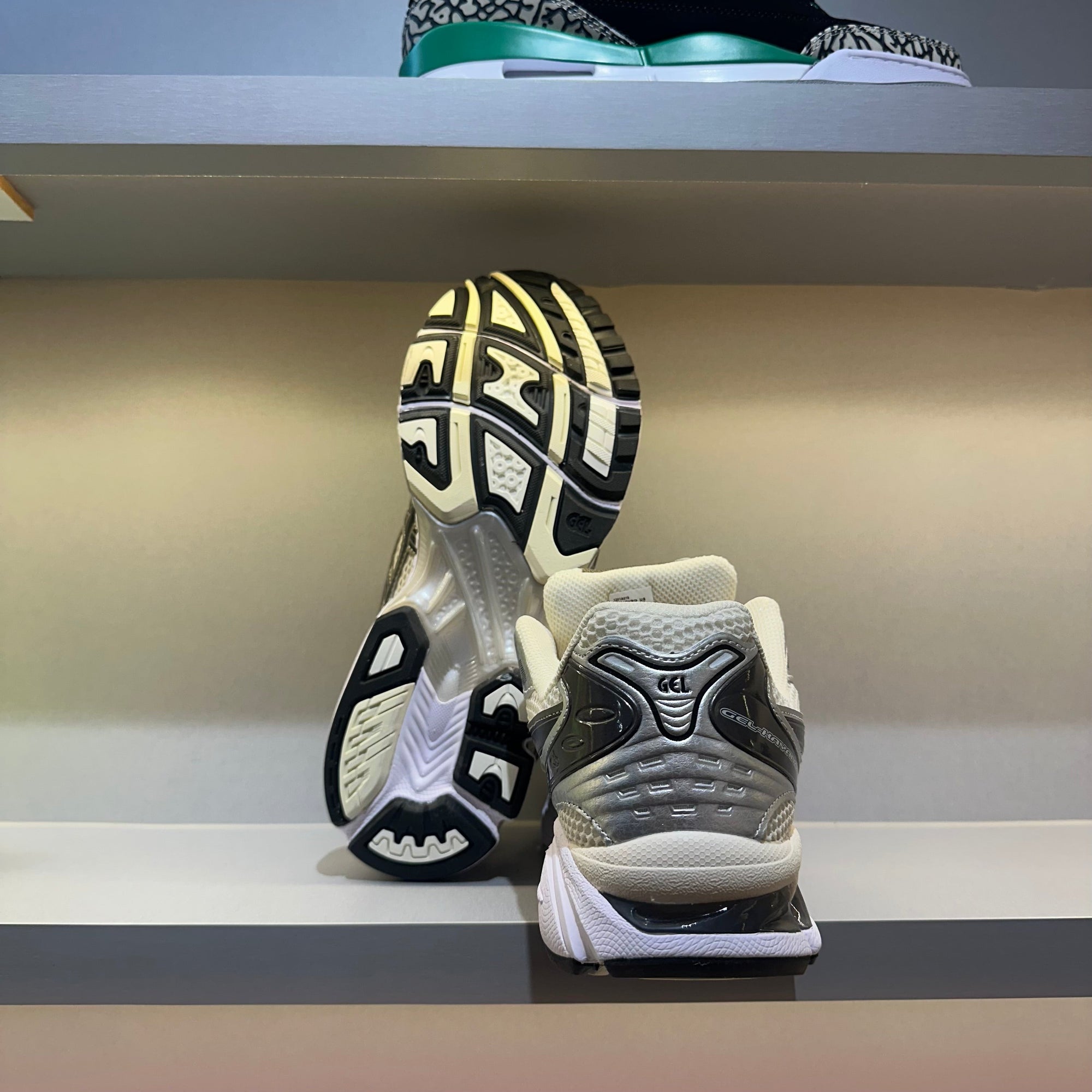 Asics Gel-Kayano 14 Cream Black Metallic Plum (Pronta Entrega)