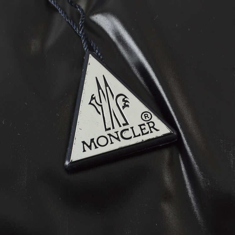 Sobretudo Moncler Metalassê Preto