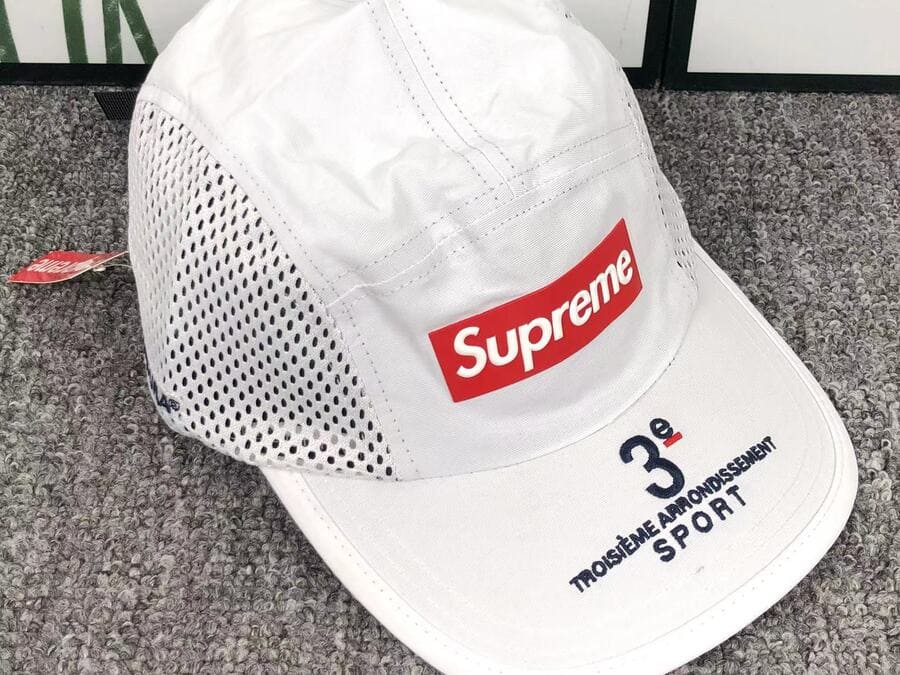 Boné Supreme Mesh Side Panel Camp Branco